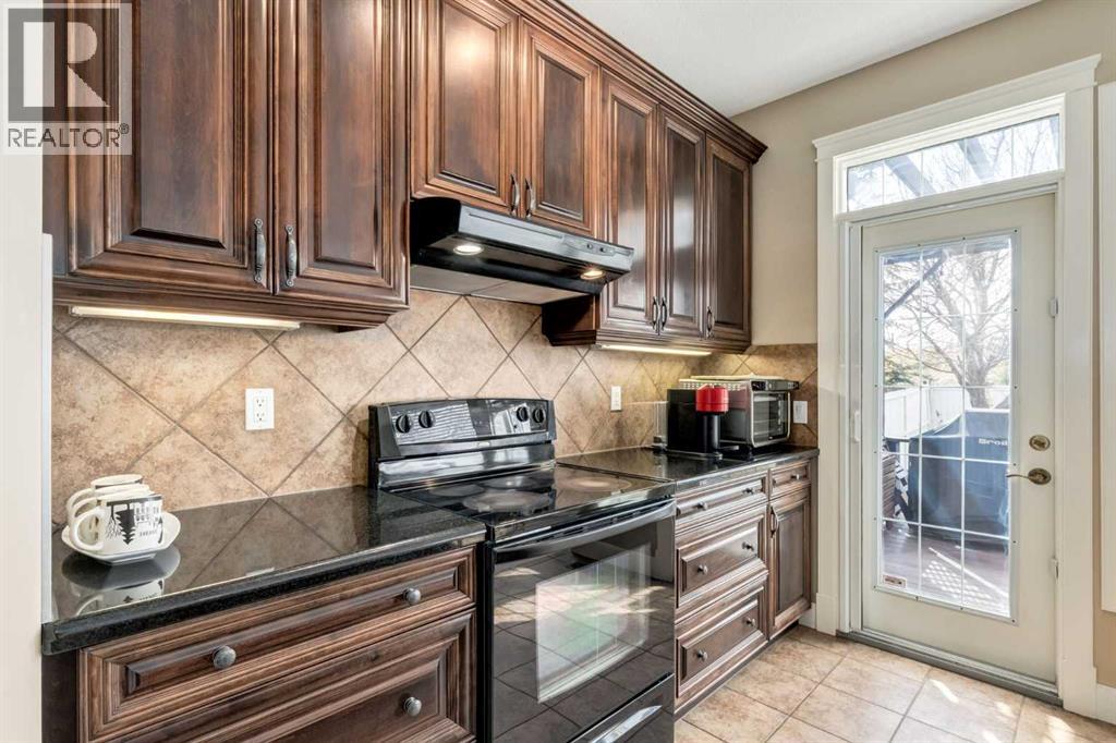 72 Wentworth Crescent Sw, Calgary, Alberta  T3H 5V2 - Photo 12 - A2306507