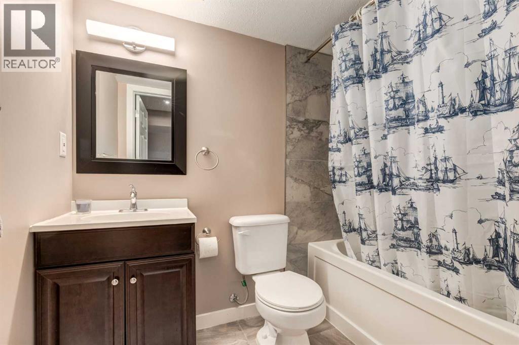 72 Wentworth Crescent Sw, Calgary, Alberta  T3H 5V2 - Photo 36 - A2306507