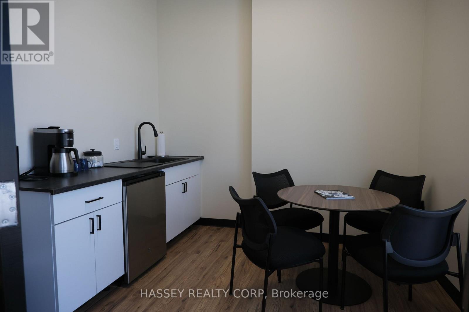 4 - 322 King Street, Barrie (0 West), Ontario  L4N 6L2 - Photo 4 - S13068206