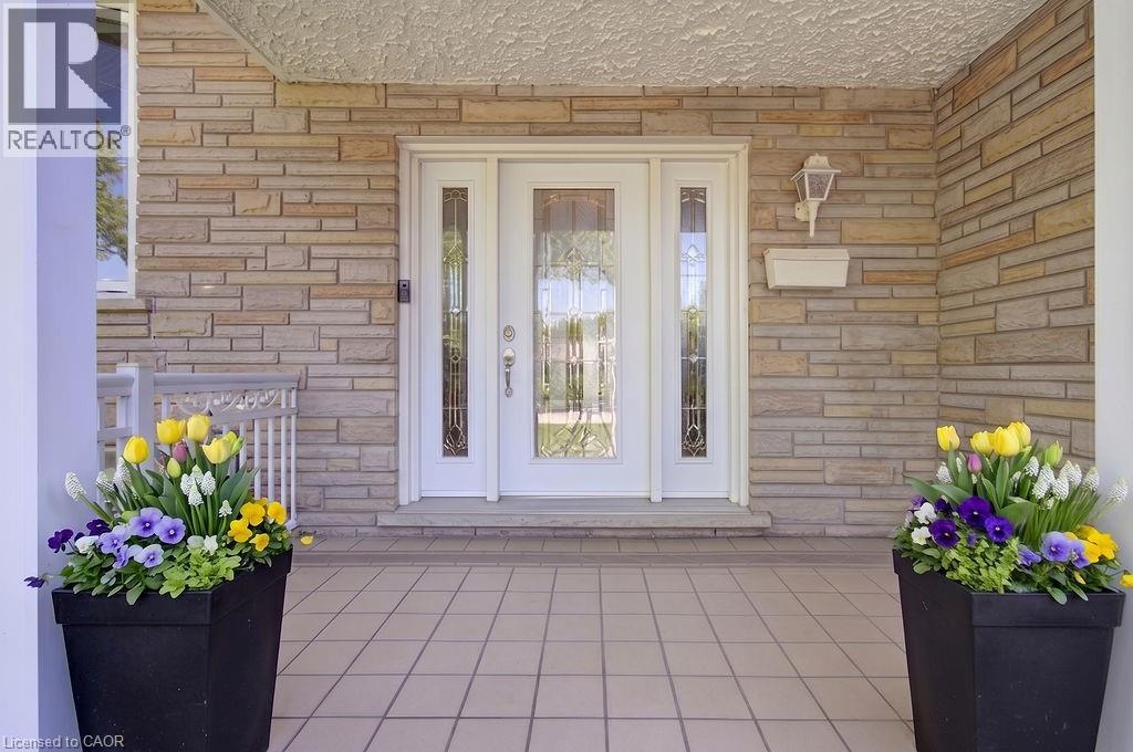 2344 BRINELL Avenue, Burlington, Ontario