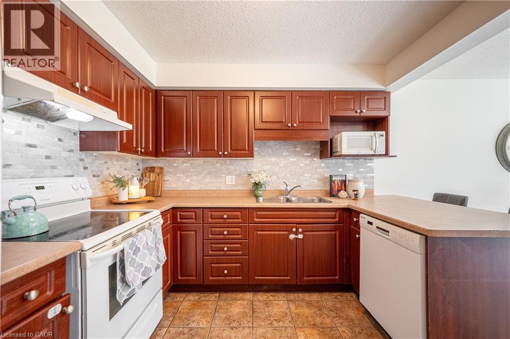 30 Fallowfield Drive, Kitchener, Ontario  N2C 0A8 - Photo 10 - 40824788