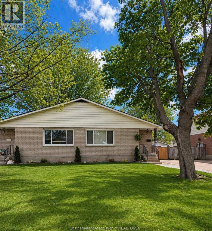 24 Sussex Street, Chatham, Ontario  N7L 1L8 - Photo 1 - 26009721