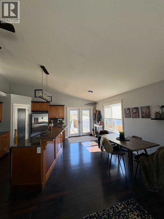 9102 127 Avenue, Peace River, Alberta  T8S 1W7 - Photo 10 - A2303962