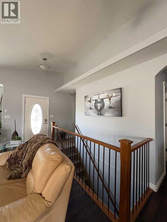 9102 127 Avenue, Peace River, Alberta  T8S 1W7 - Photo 2 - A2303962