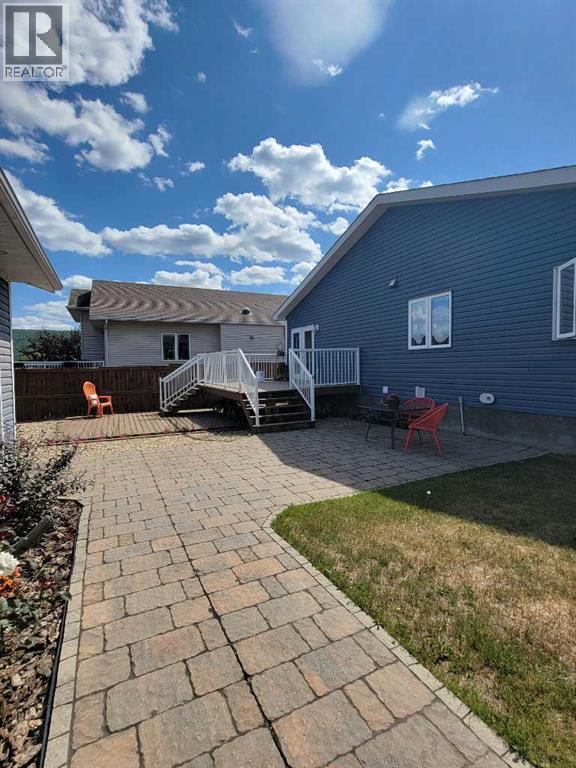 9102 127 Avenue, Peace River, Alberta  T8S 1W7 - Photo 34 - A2303962