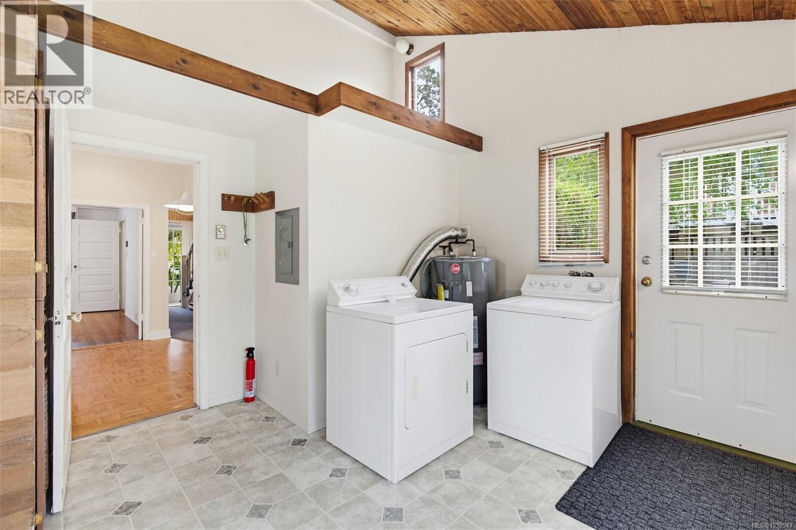 1274 Hewlett Pl, Oak Bay, British Columbia  V8S 4P7 - Photo 11 - 1032943