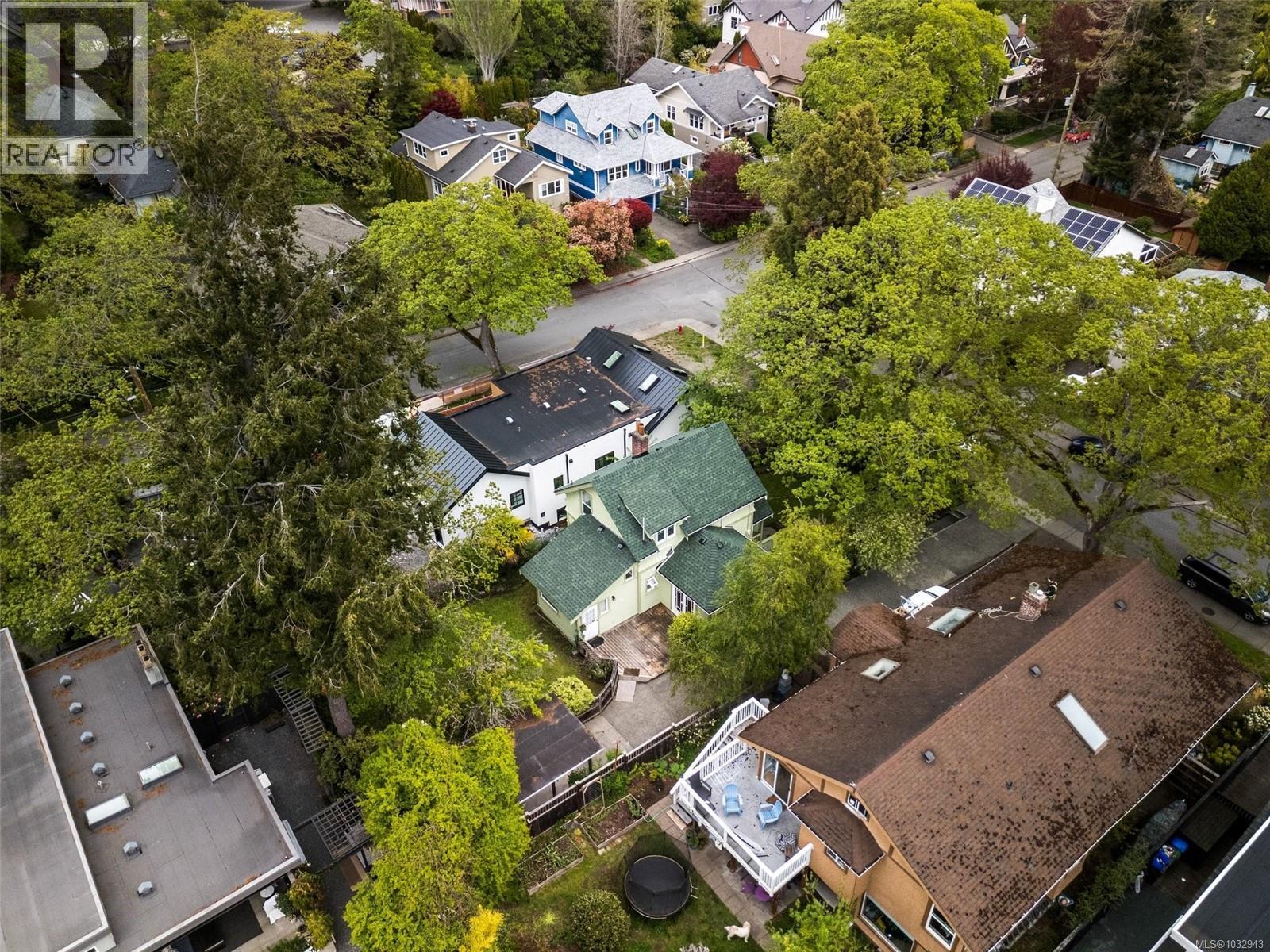 1274 Hewlett Pl, Oak Bay, British Columbia  V8S 4P7 - Photo 32 - 1032943
