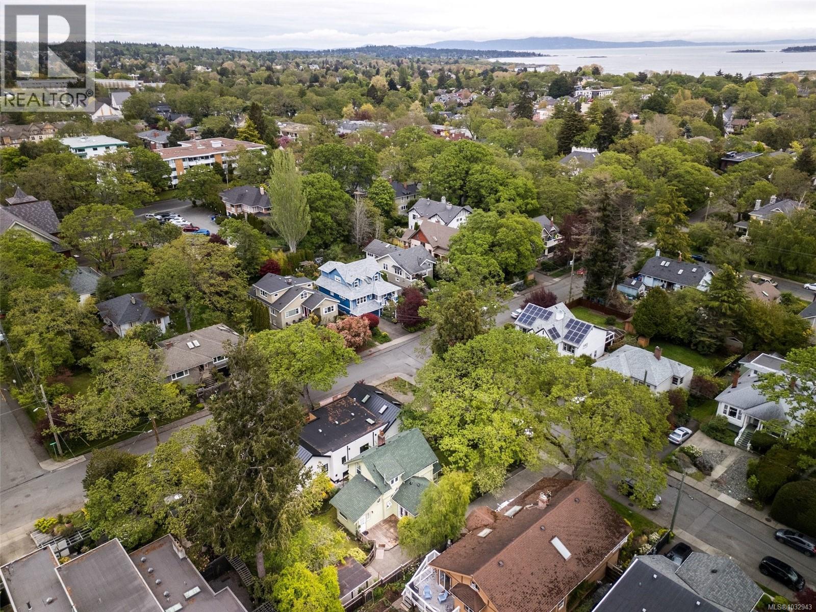 1274 Hewlett Pl, Oak Bay, British Columbia  V8S 4P7 - Photo 31 - 1032943