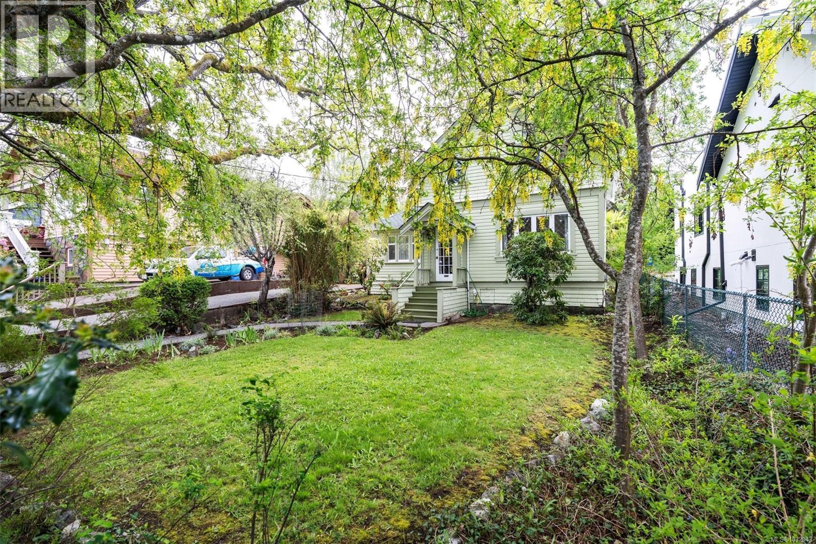 1274 Hewlett Pl, Oak Bay, British Columbia  V8S 4P7 - Photo 24 - 1032943