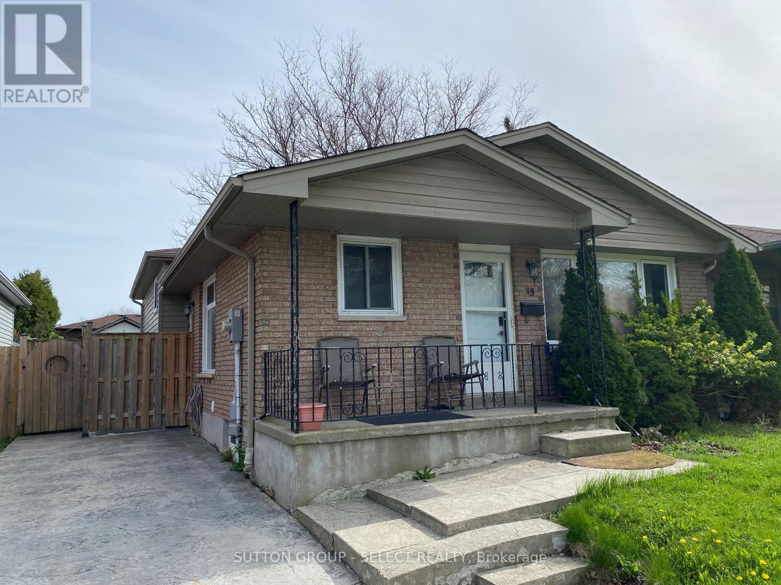 Lower - 19 Poplar Crescent, London South, Ontario  N6E 2N3 - Photo 1 - X13068420
