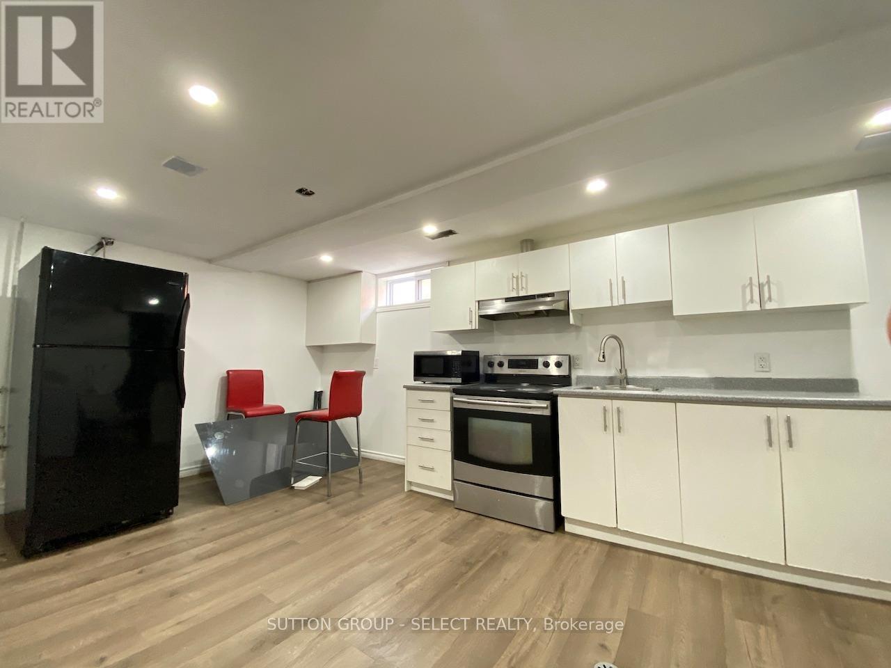 Lower - 19 Poplar Crescent, London South, Ontario  N6E 2N3 - Photo 8 - X13068420