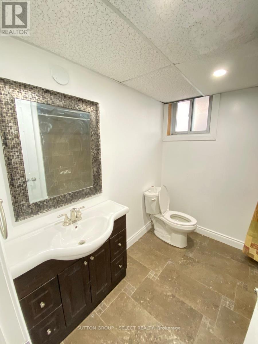Lower - 19 Poplar Crescent, London South, Ontario  N6E 2N3 - Photo 9 - X13068420
