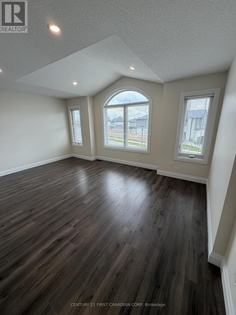 Upper - 2779 Oriole Drive, London South (South U), Ontario  N6M 1E7 - Photo 12 - X13068526