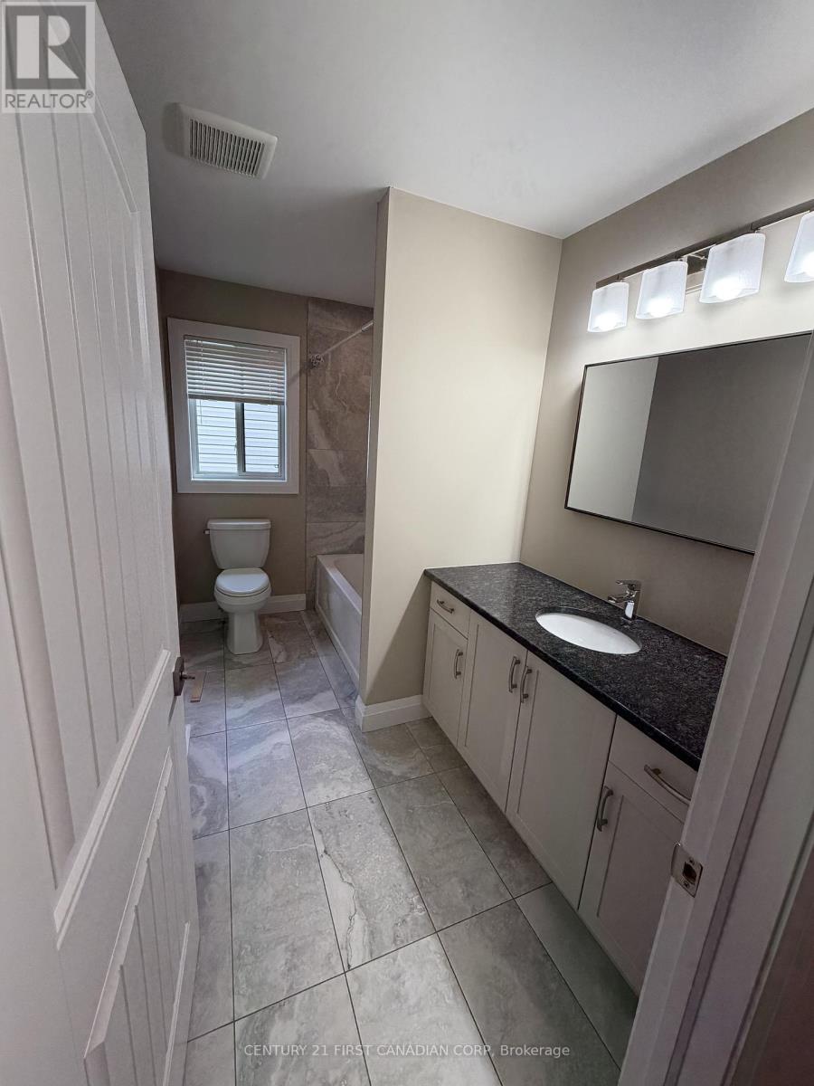 Upper - 2779 Oriole Drive, London South (South U), Ontario  N6M 1E7 - Photo 18 - X13068526