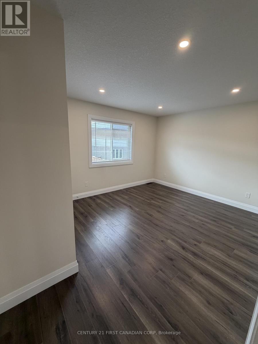 Upper - 2779 Oriole Drive, London South (South U), Ontario  N6M 1E7 - Photo 19 - X13068526