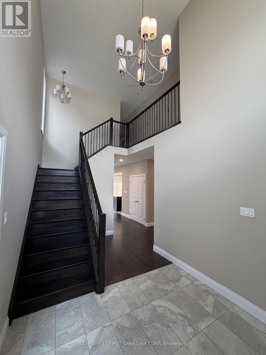 Upper - 2779 Oriole Drive, London South (South U), Ontario  N6M 1E7 - Photo 2 - X13068526