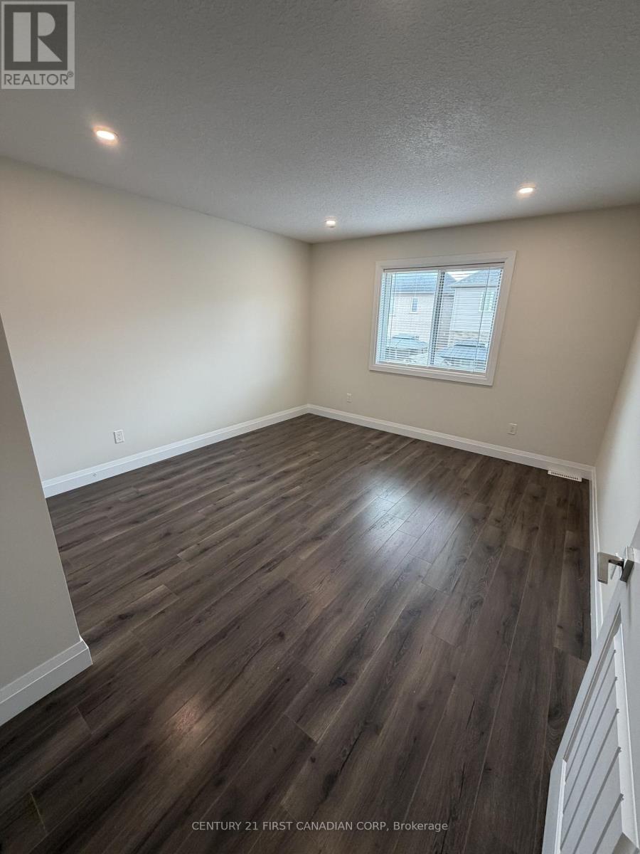 Upper - 2779 Oriole Drive, London South (South U), Ontario  N6M 1E7 - Photo 20 - X13068526