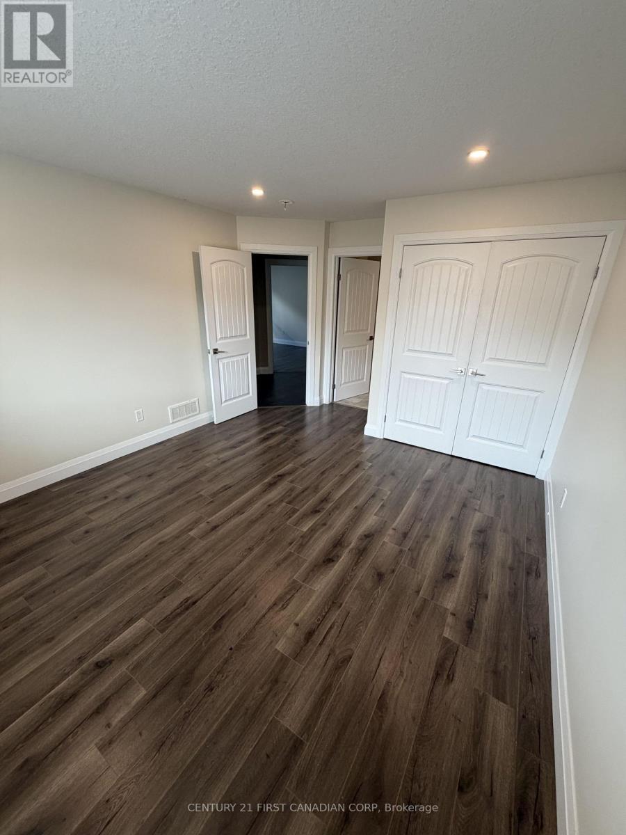 Upper - 2779 Oriole Drive, London South (South U), Ontario  N6M 1E7 - Photo 21 - X13068526