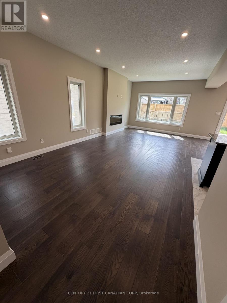 Upper - 2779 Oriole Drive, London South (South U), Ontario  N6M 1E7 - Photo 3 - X13068526
