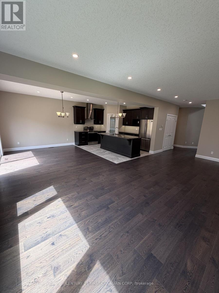 Upper - 2779 Oriole Drive, London South (South U), Ontario  N6M 1E7 - Photo 4 - X13068526