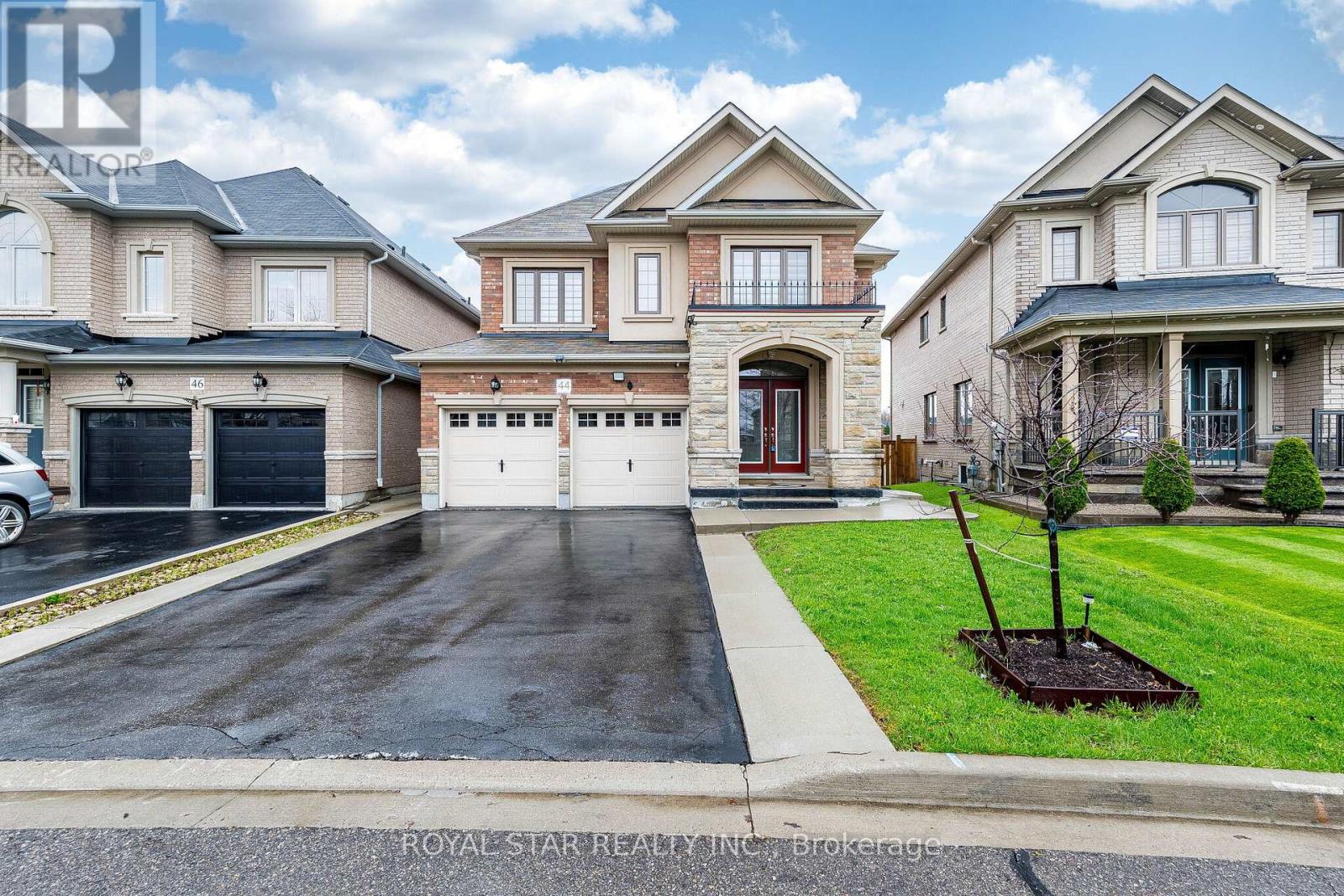 44 Hammerhead Road, Brampton (Northwest Brampton), Ontario  L7A 4P9 - Photo 2 - W13068096