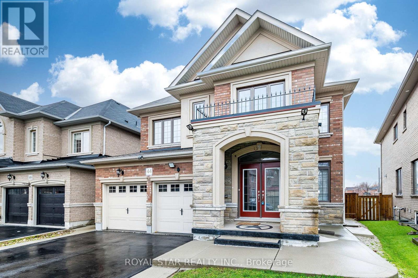 44 Hammerhead Road, Brampton (Northwest Brampton), Ontario  L7A 4P9 - Photo 3 - W13068096