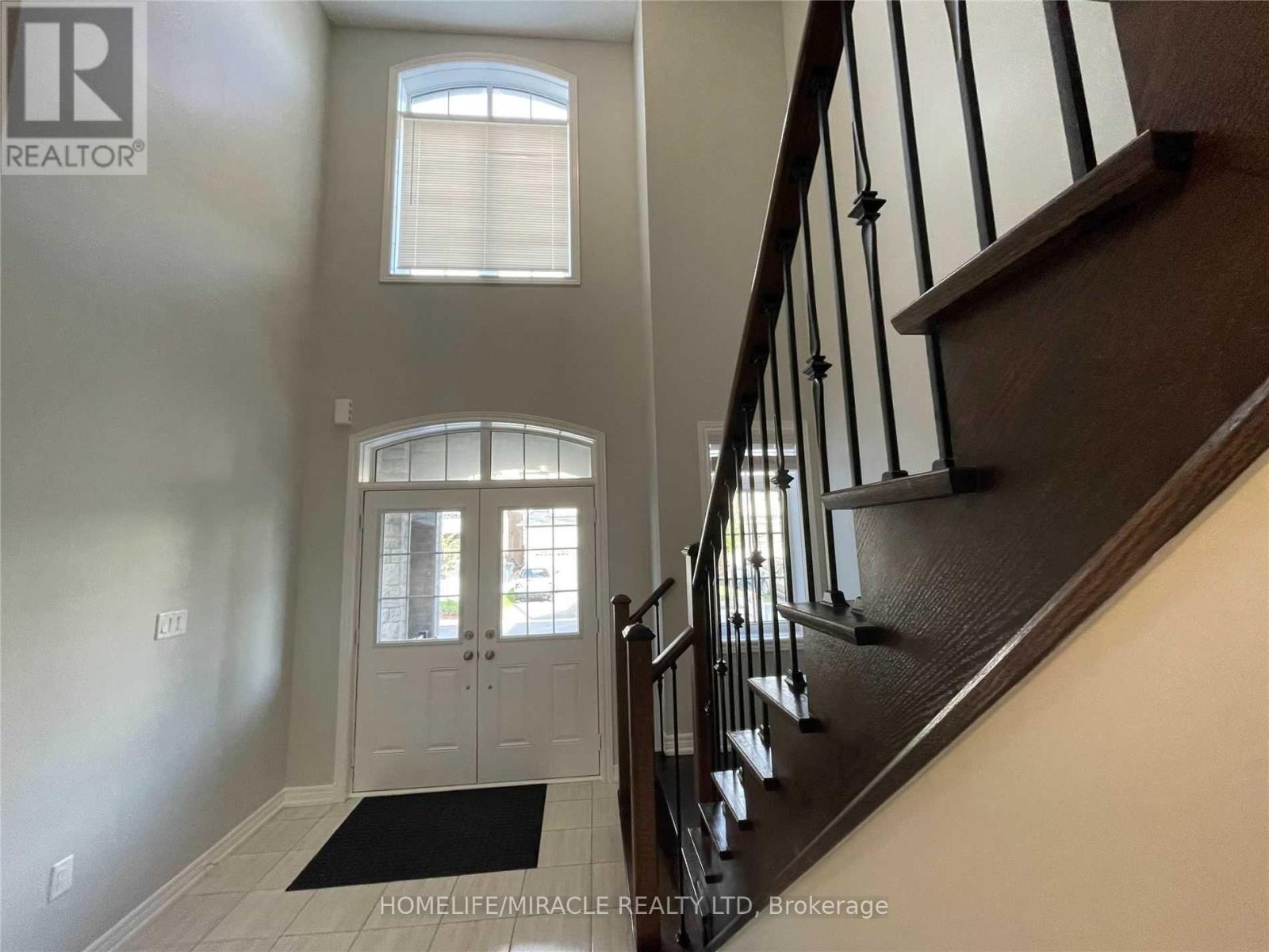 50 O'conner Crescent, Brampton (Northwest Brampton), Ontario  L7A 5A6 - Photo 2 - W13068104