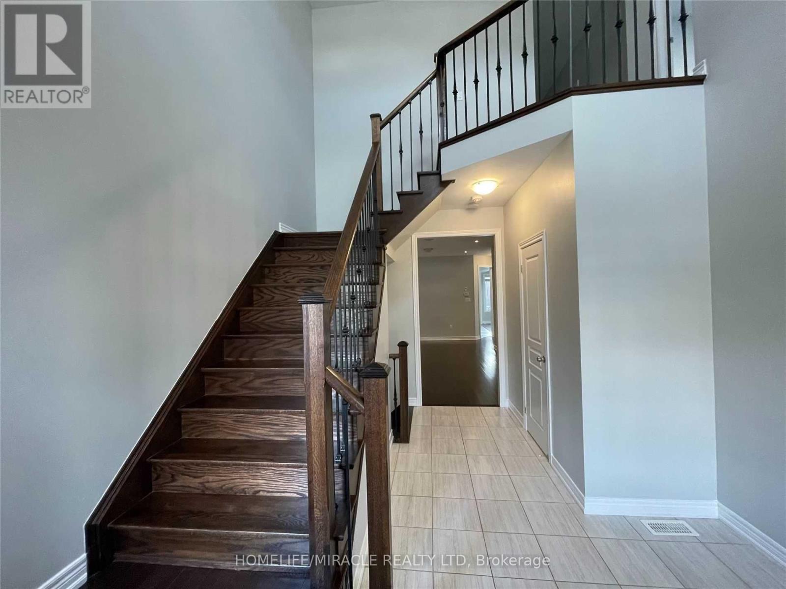 50 O'conner Crescent, Brampton (Northwest Brampton), Ontario  L7A 5A6 - Photo 3 - W13068104