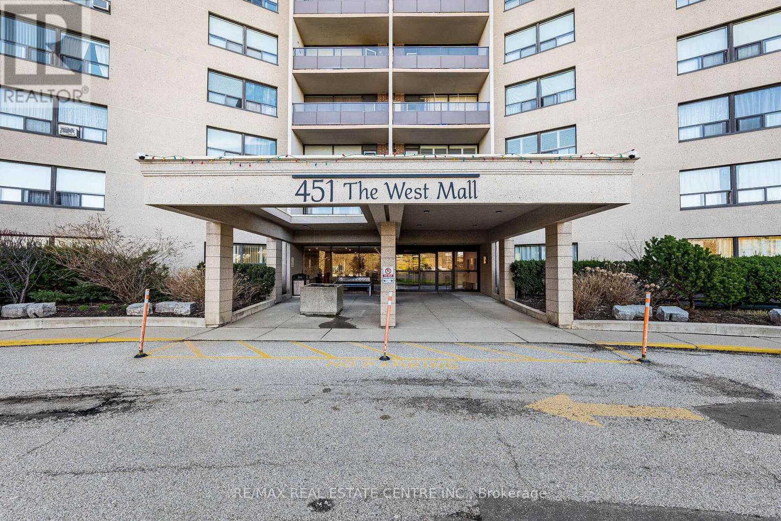 1502 - 451 The West Mall Drive, Toronto (Etobicoke West Mall), Ontario  M9C 1G1 - Photo 3 - W13068114