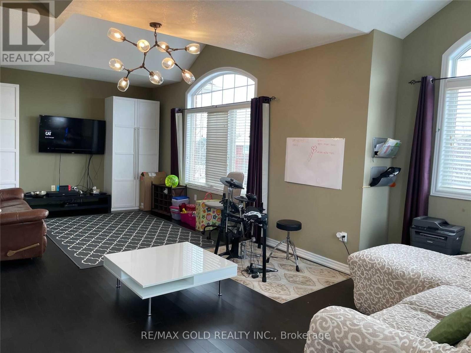 2323 Orchard Road, Burlington (Orchard), Ontario  L7L 7E8 - Photo 3 - W13068128