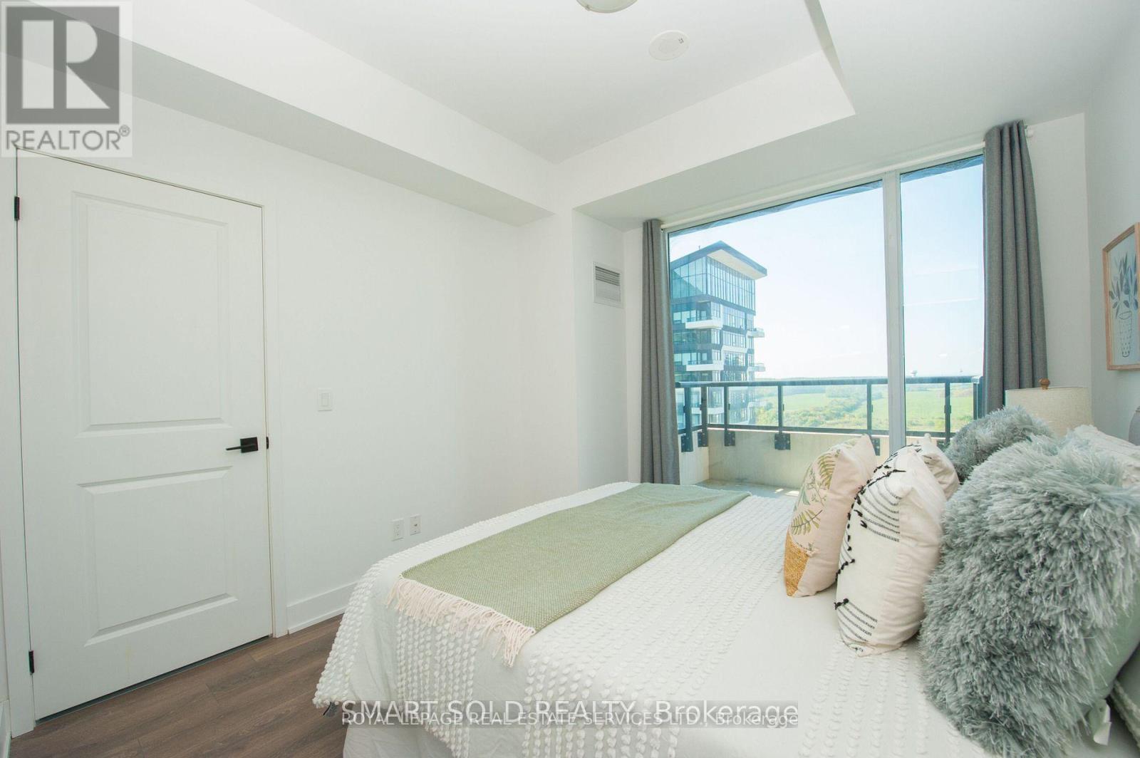 1126 - 2485 Taunton Road, Oakville, Ontario  L6H 3R8 - Photo 4 - W13068210