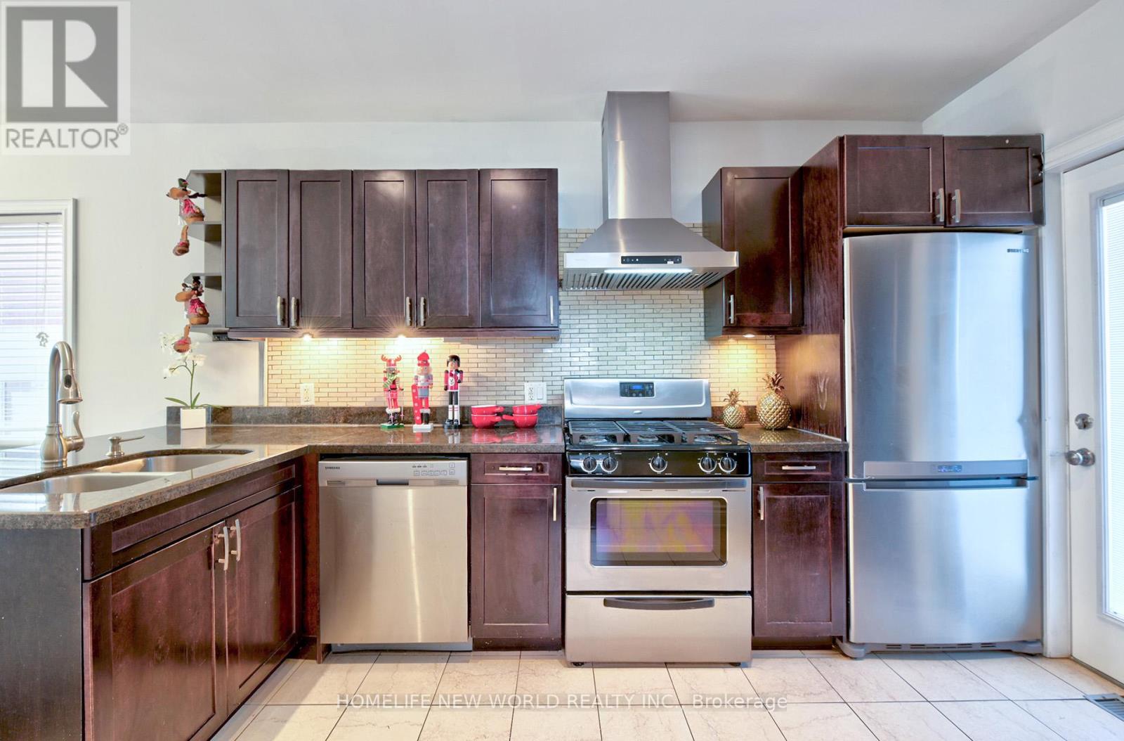 224 Belgravia Avenue, Toronto (Briar Hill-Belgravia), Ontario  M6E 2M8 - Photo 10 - W13068236