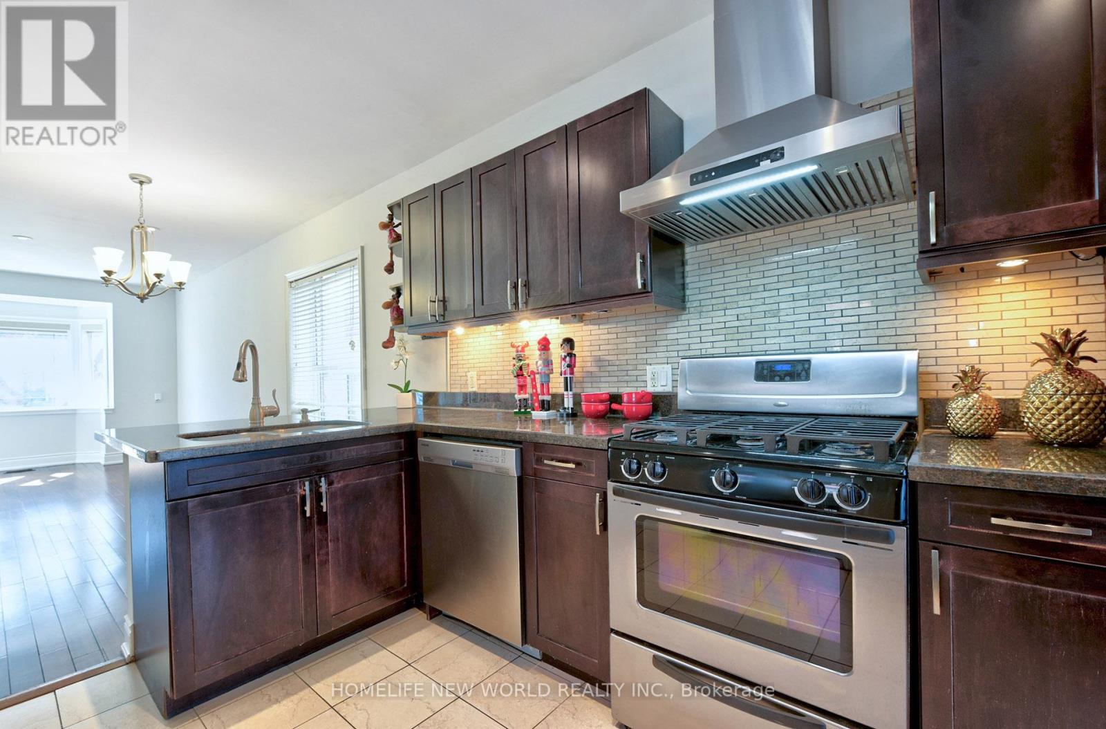 224 Belgravia Avenue, Toronto (Briar Hill-Belgravia), Ontario  M6E 2M8 - Photo 11 - W13068236