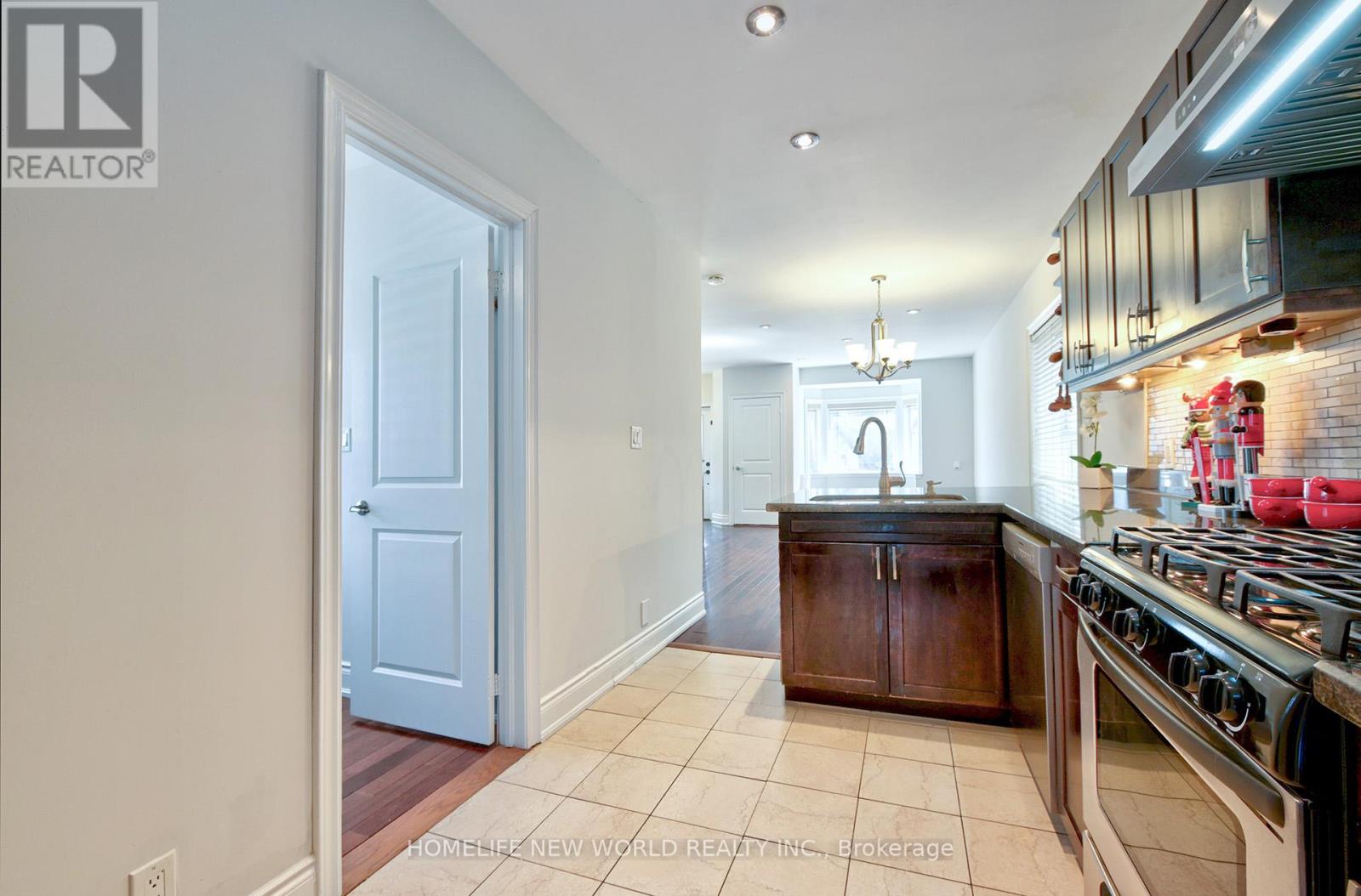 224 Belgravia Avenue, Toronto (Briar Hill-Belgravia), Ontario  M6E 2M8 - Photo 12 - W13068236