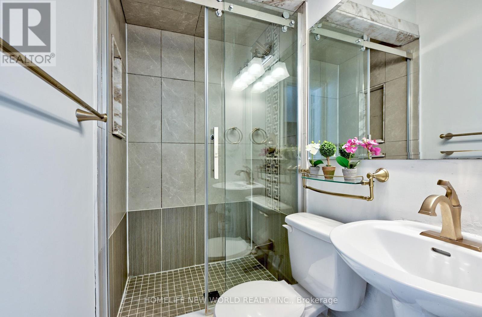 224 Belgravia Avenue, Toronto (Briar Hill-Belgravia), Ontario  M6E 2M8 - Photo 20 - W13068236
