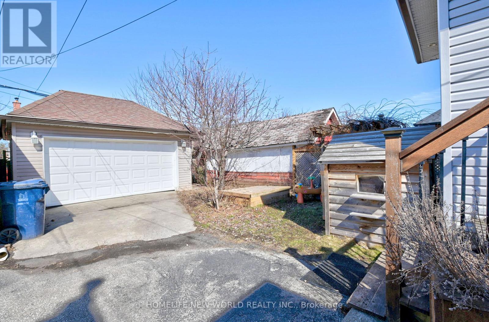 224 Belgravia Avenue, Toronto (Briar Hill-Belgravia), Ontario  M6E 2M8 - Photo 27 - W13068236