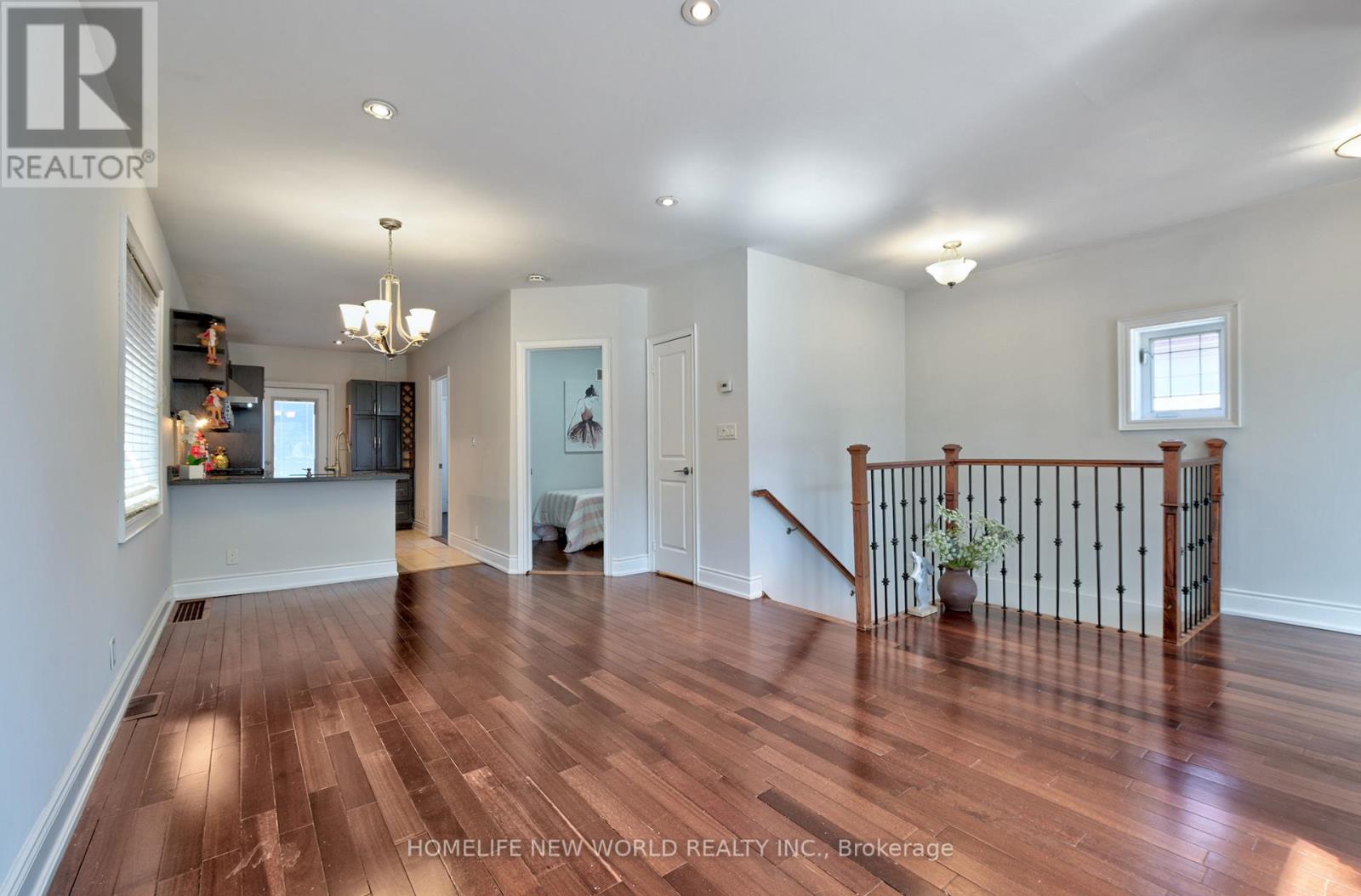 224 Belgravia Avenue, Toronto (Briar Hill-Belgravia), Ontario  M6E 2M8 - Photo 4 - W13068236