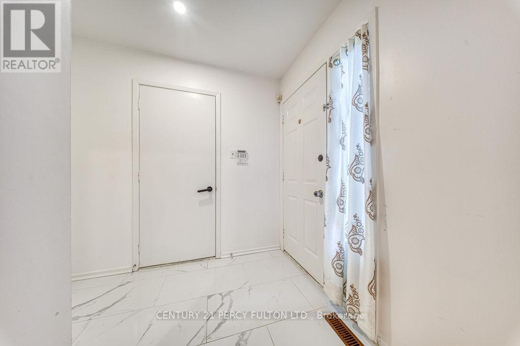 68 Colleen Street, Vaughan, Ontario  L4J 5G6 - Photo 3 - N13064168