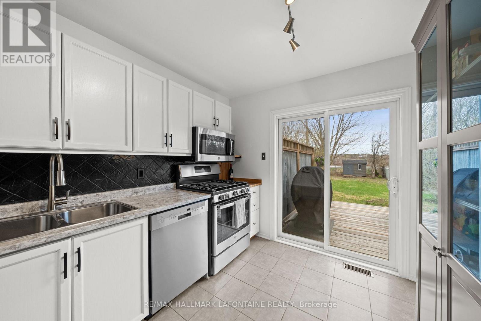 244 Jamieson Street, Mississippi Mills, Ontario  K0A 1A0 - Photo 16 - X13068582