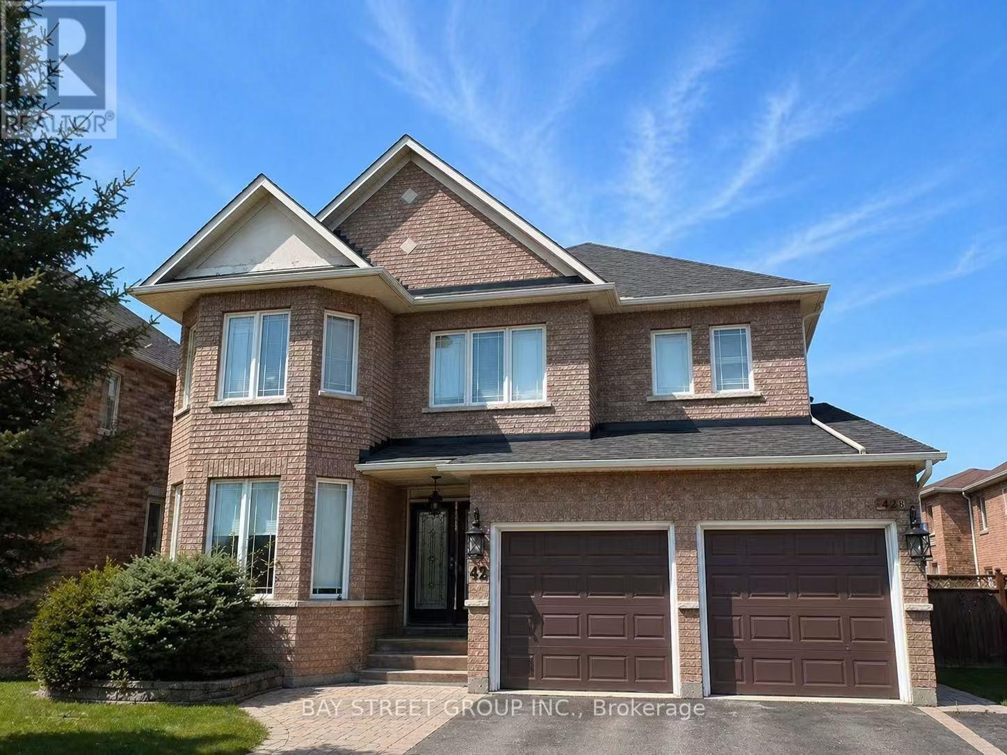 UPPER LEVEL - 42 FOURACRE WAY, Aurora, Ontario