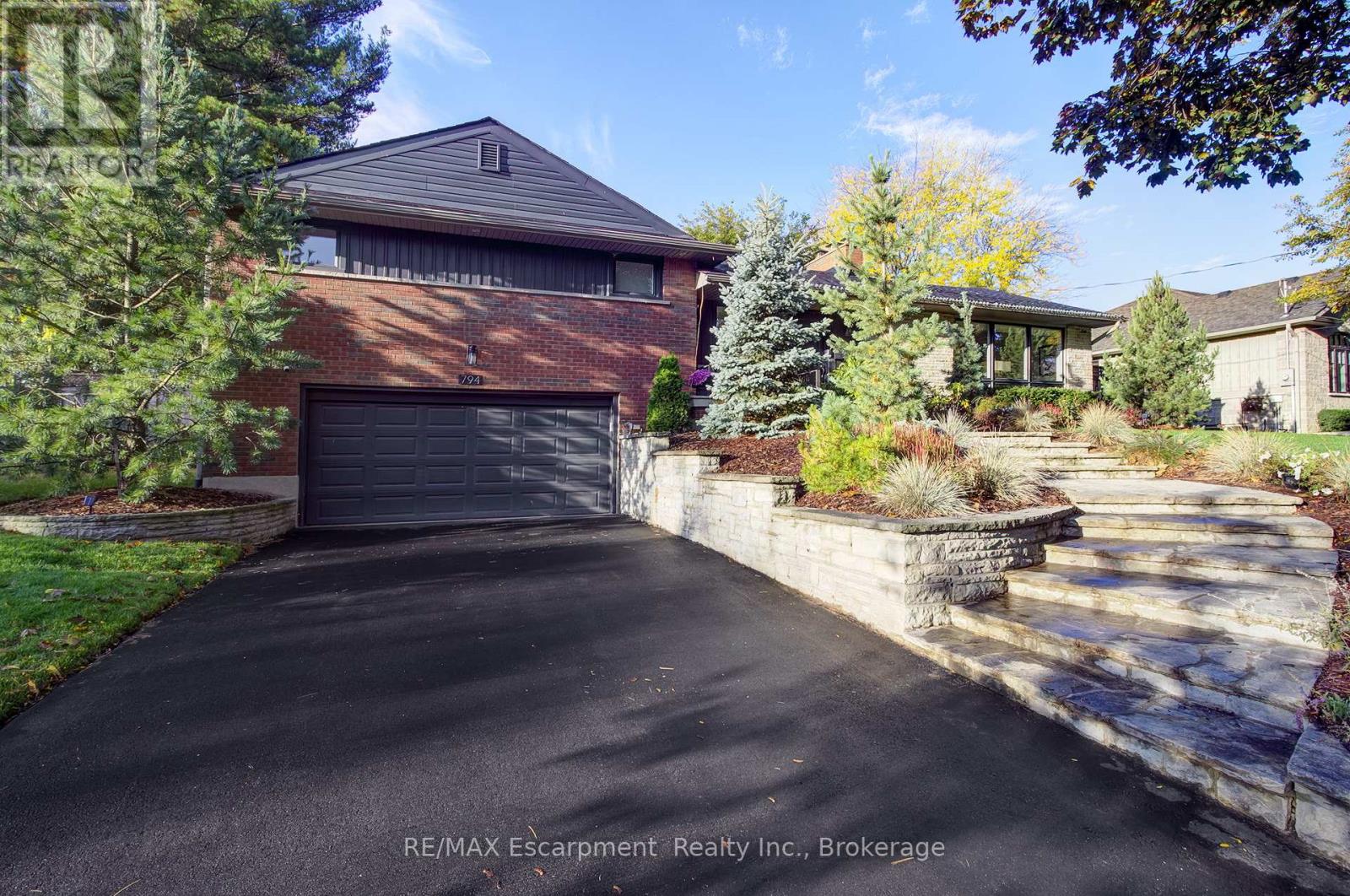 794 Falcon Boulevard, Burlington (Lasalle), Ontario  L7T 3B3 - Photo 2 - W13068650