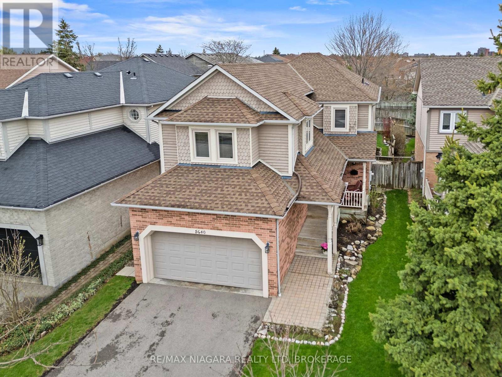 5640 Wells Place, Mississauga (Central Erin Mills), Ontario  L5M 5T7 - Photo 2 - W13068326