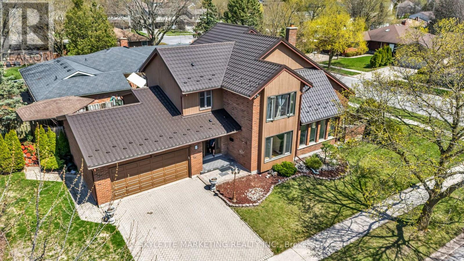 2 DEER VALLEY CRESCENT, London South, Ontario