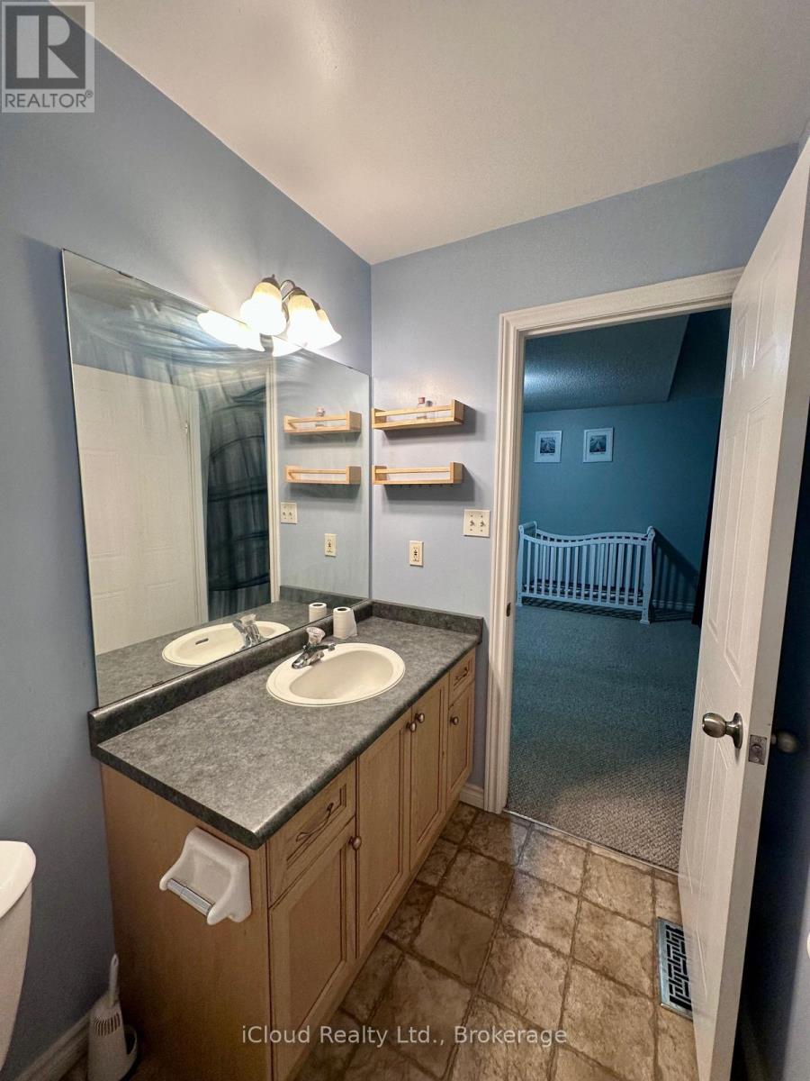 1577 Purser Street, London East (East D), Ontario  N5V 5J3 - Photo 11 - X13068256