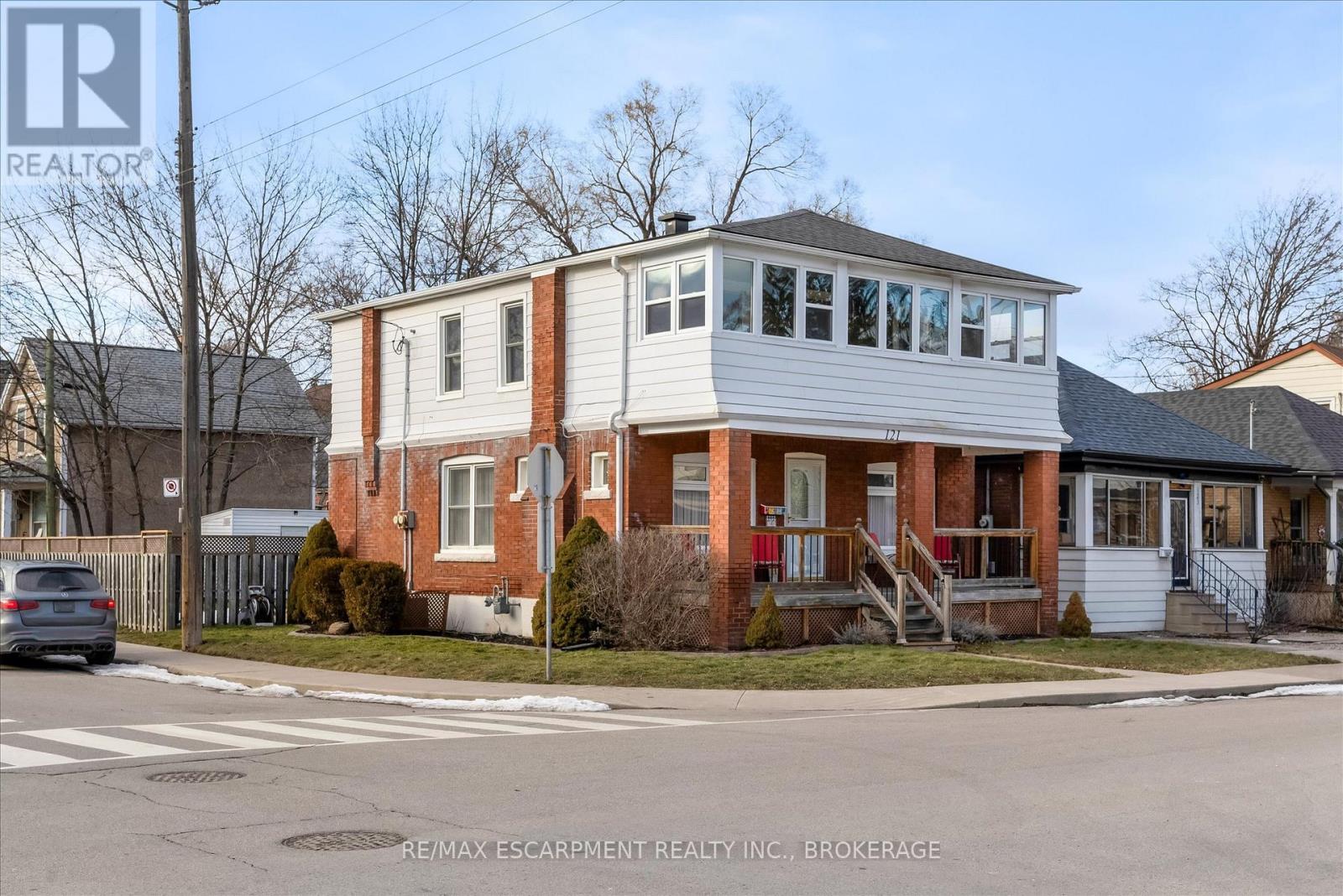121 Edgemont Street N, Hamilton, Ontario  L8H 4E2 - Photo 2 - X13068348