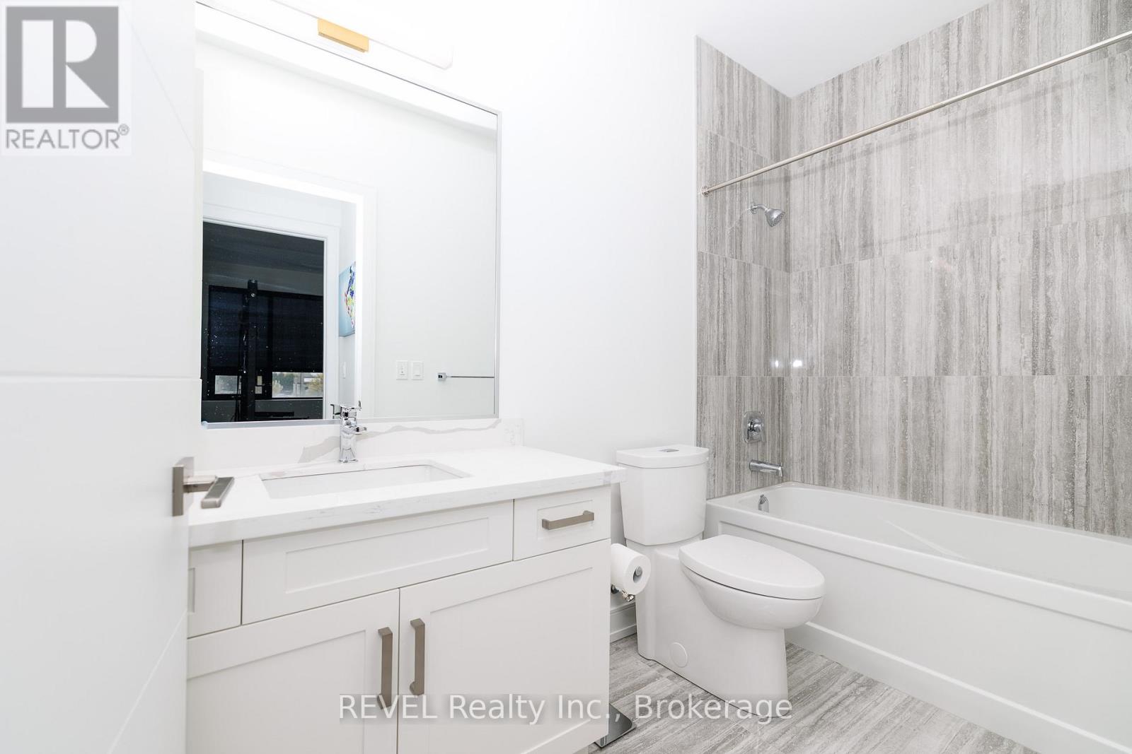 204 - 300b Fourth Avenue, St. Catharines, Ontario  L2S 0E6 - Photo 11 - X13068432