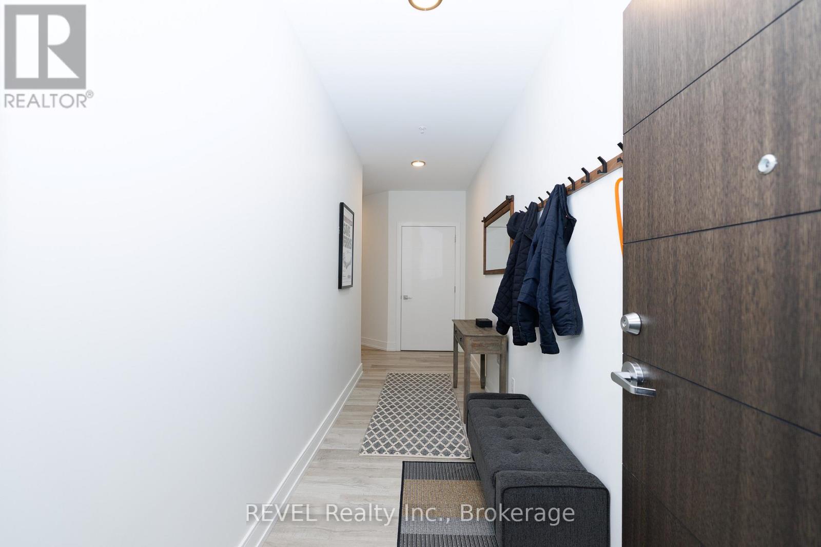204 - 300b Fourth Avenue, St. Catharines, Ontario  L2S 0E6 - Photo 2 - X13068432