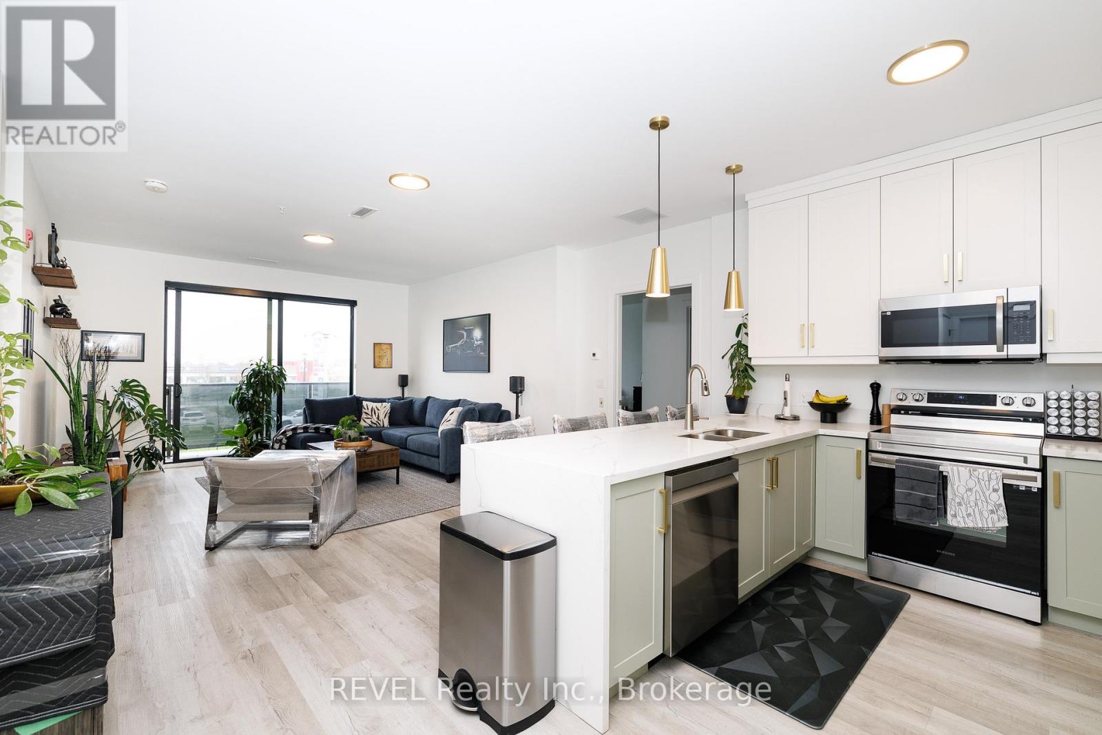 204 - 300b Fourth Avenue, St. Catharines, Ontario  L2S 0E6 - Photo 3 - X13068432