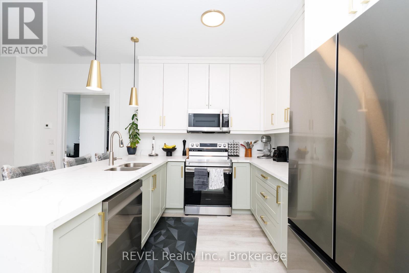 204 - 300b Fourth Avenue, St. Catharines, Ontario  L2S 0E6 - Photo 4 - X13068432