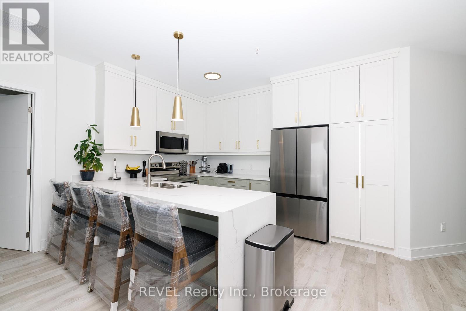 204 - 300b Fourth Avenue, St. Catharines, Ontario  L2S 0E6 - Photo 5 - X13068432